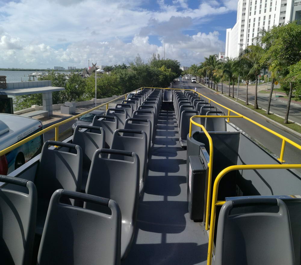cancun hop-on hop-off bus