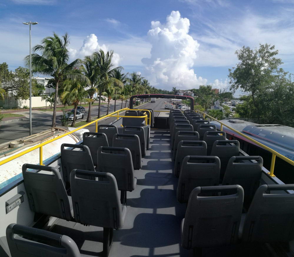 cancun party bus