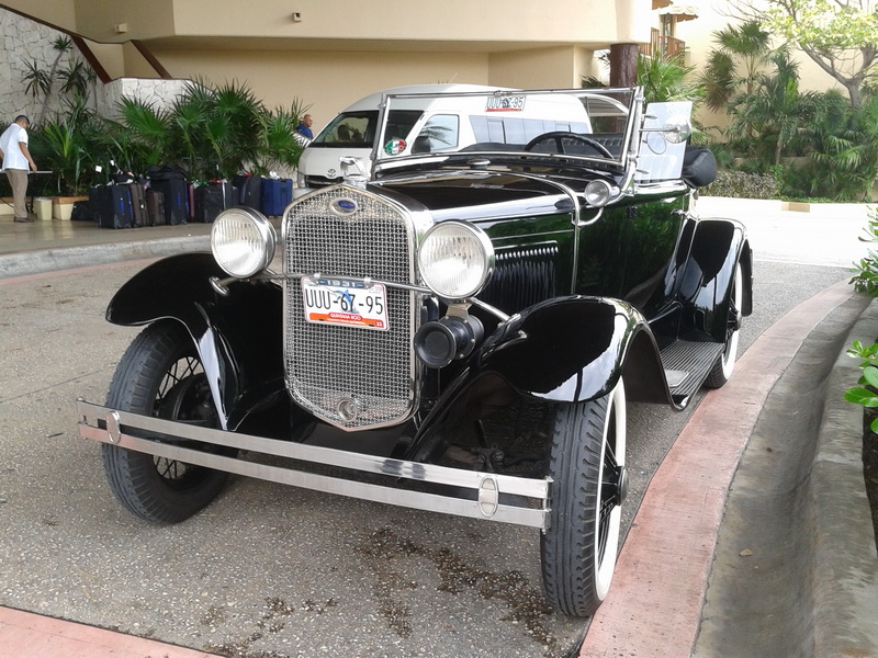 Vintage cars Cancun