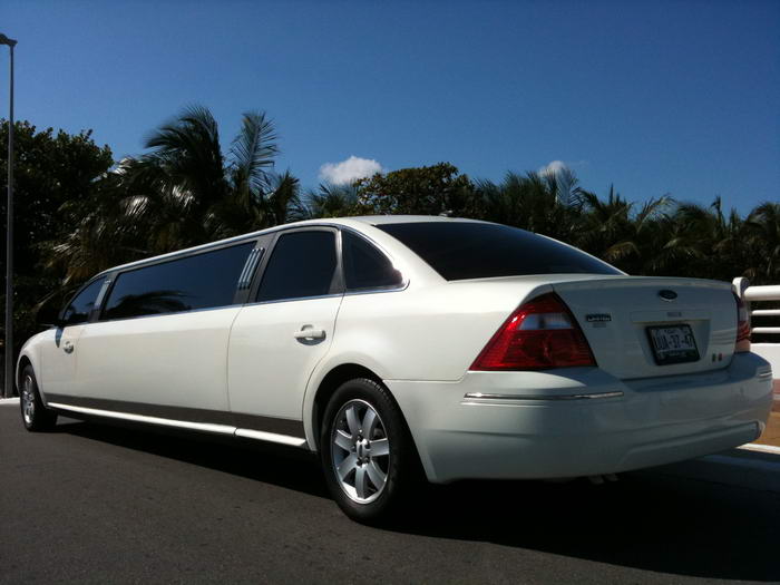 ford limo riviera maya