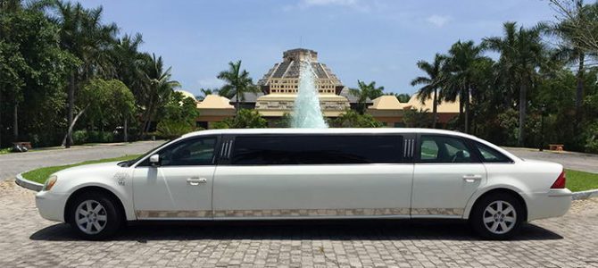 Ford 500 Limousine Riviera Maya