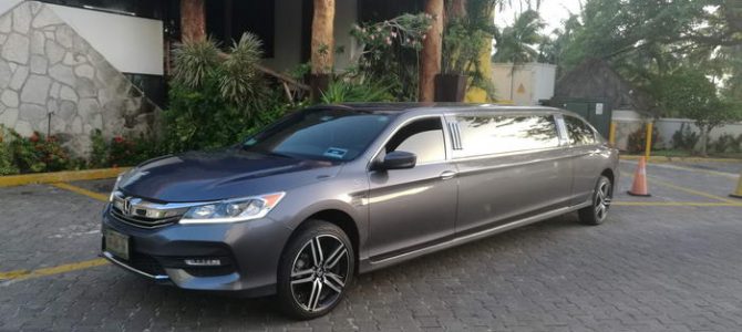 Playa Mujeres Limousine Honda Accord