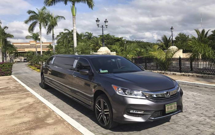 Playa Mujeres Limousine Honda Accord