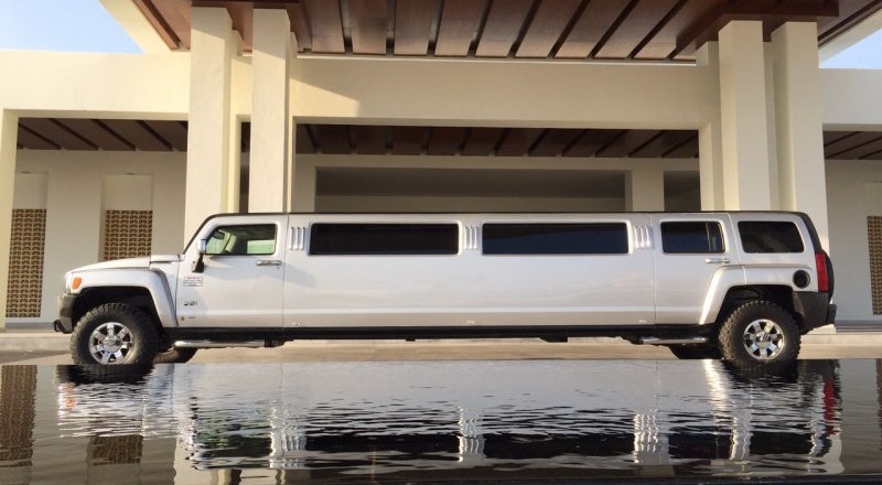 Hummer Limousine 12 passengers