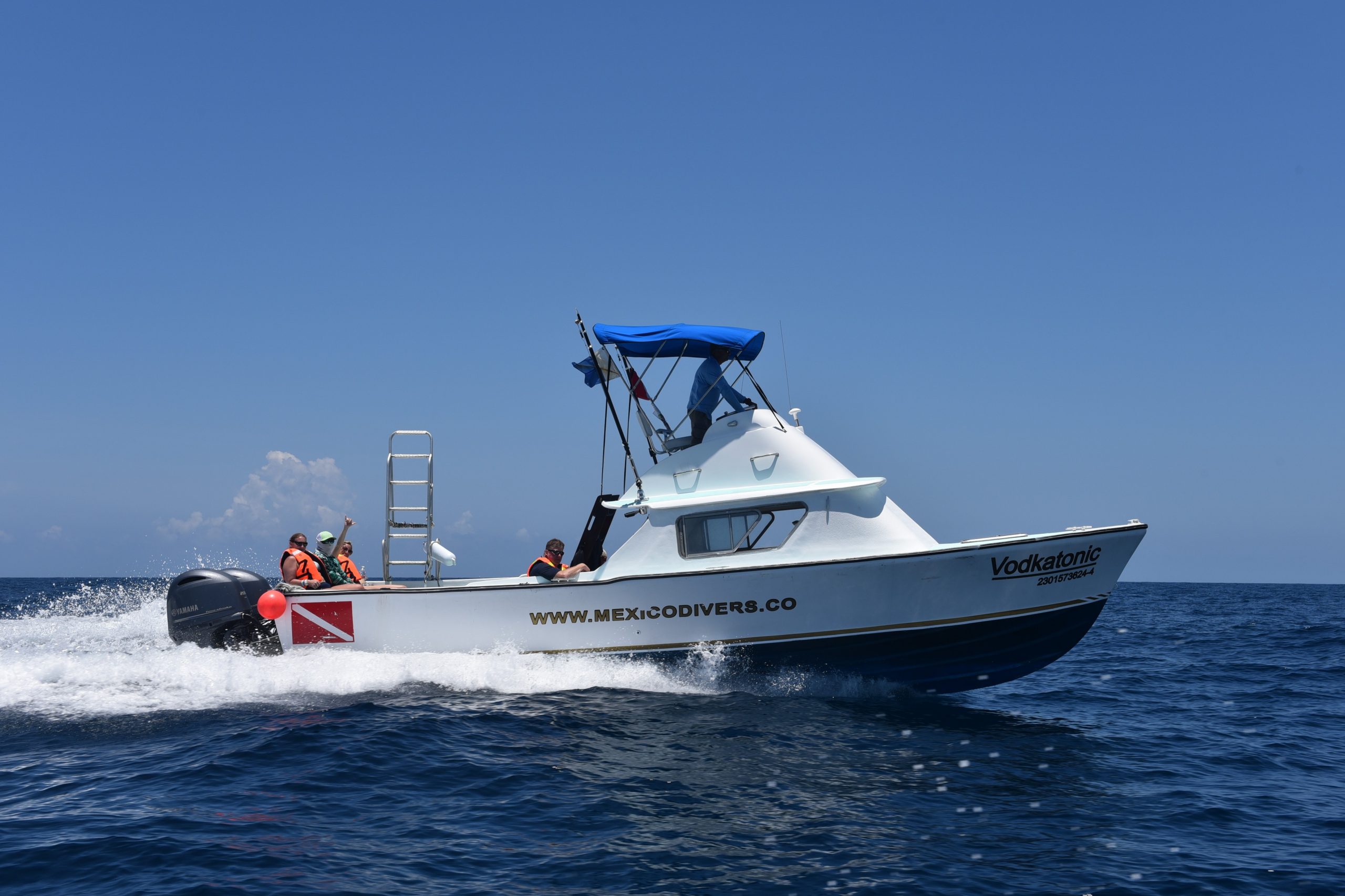 Vodkatonic transfer to Isla Mujeres