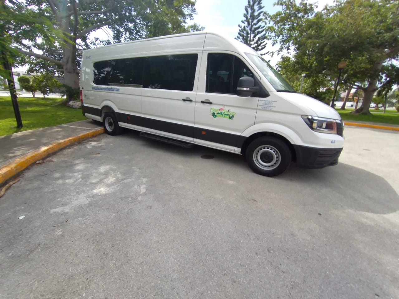 VIP Sprinter luxury 15 seats