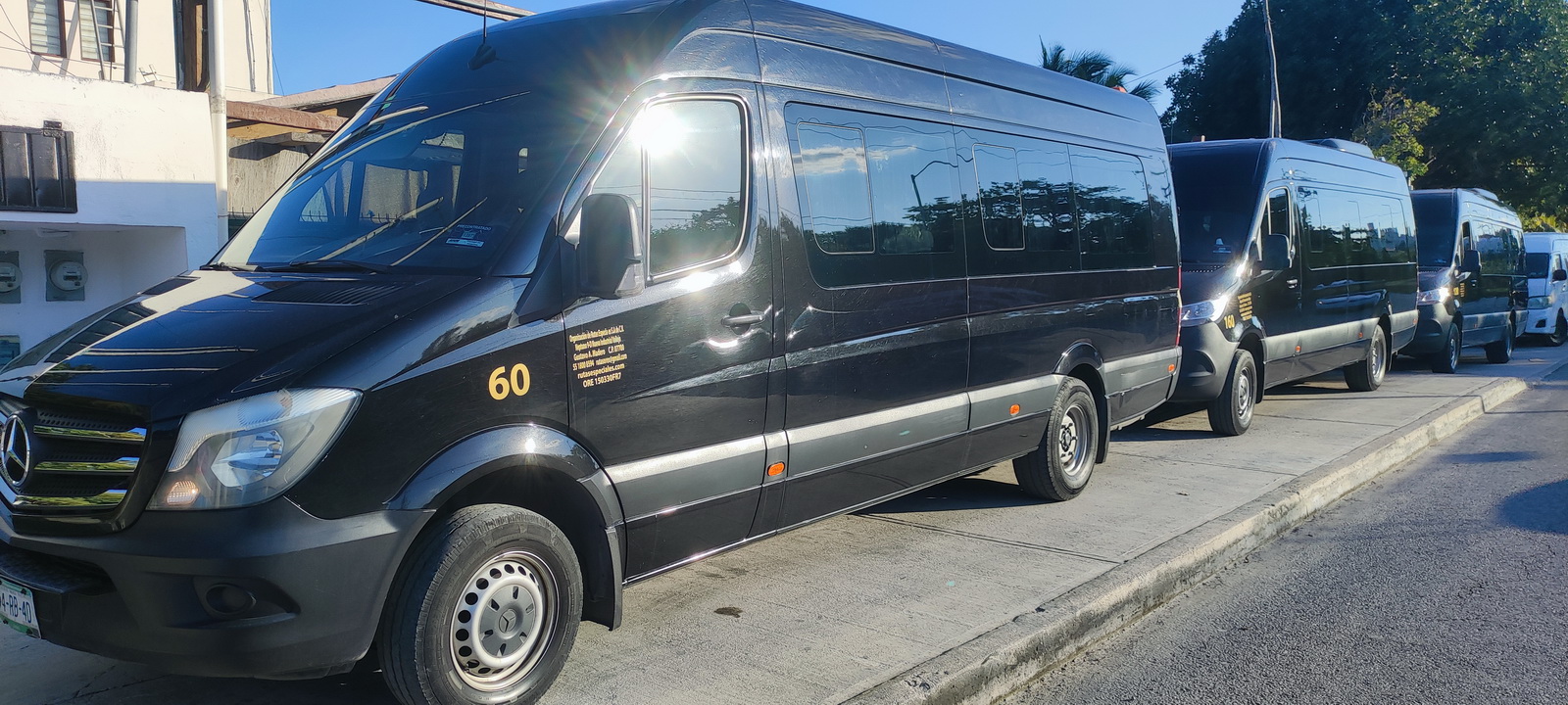 VIP VAN 19 seats 