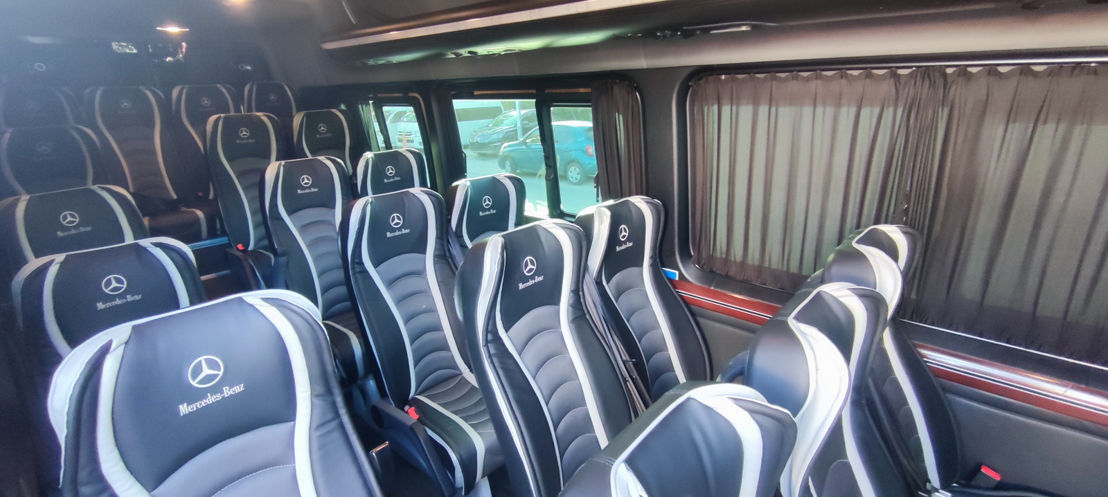 VIP VAN 19 seats 